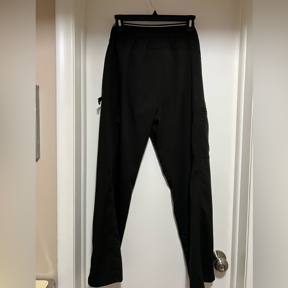 Grey’s Anatomy Kim 3 Pocket Logo Waist Cargo Pants. Color: black - Picture 2 of 14
